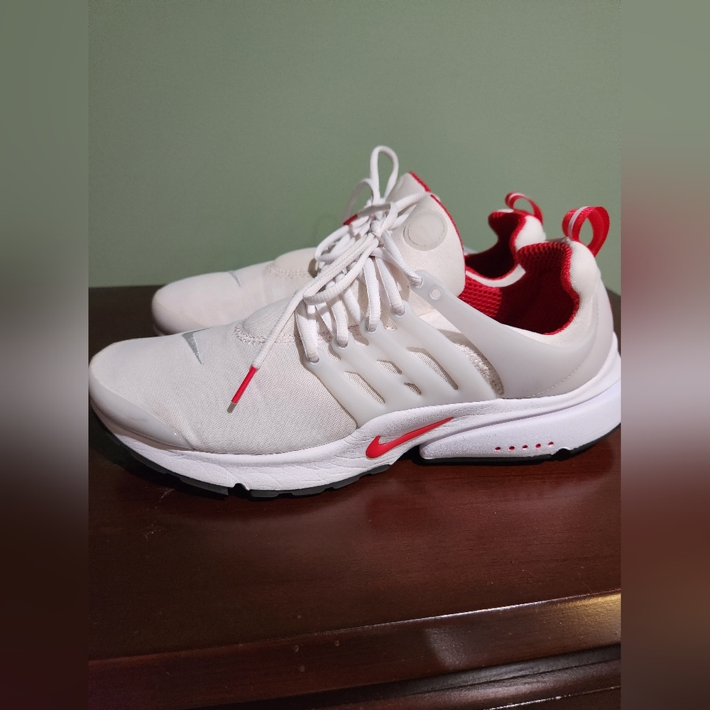 Nike Air Presto - White/University Red